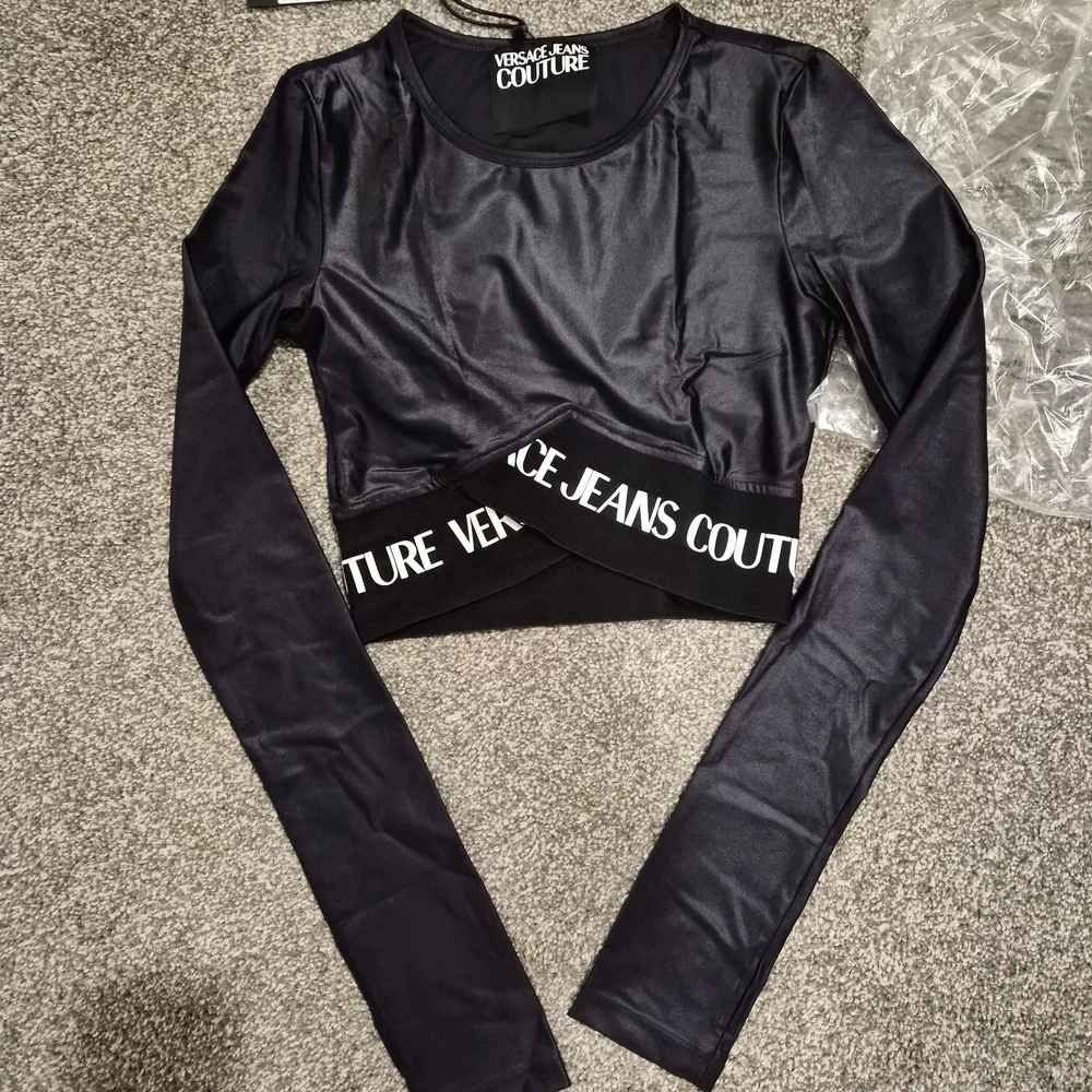 Versace Jeans Collection Black Logo-Waist Cropped Long Sleeve Top - Picture 5 of 12